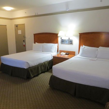 Ramada By Wyndham Edmonton South Ξενοδοχείο Δωμάτιο φωτογραφία