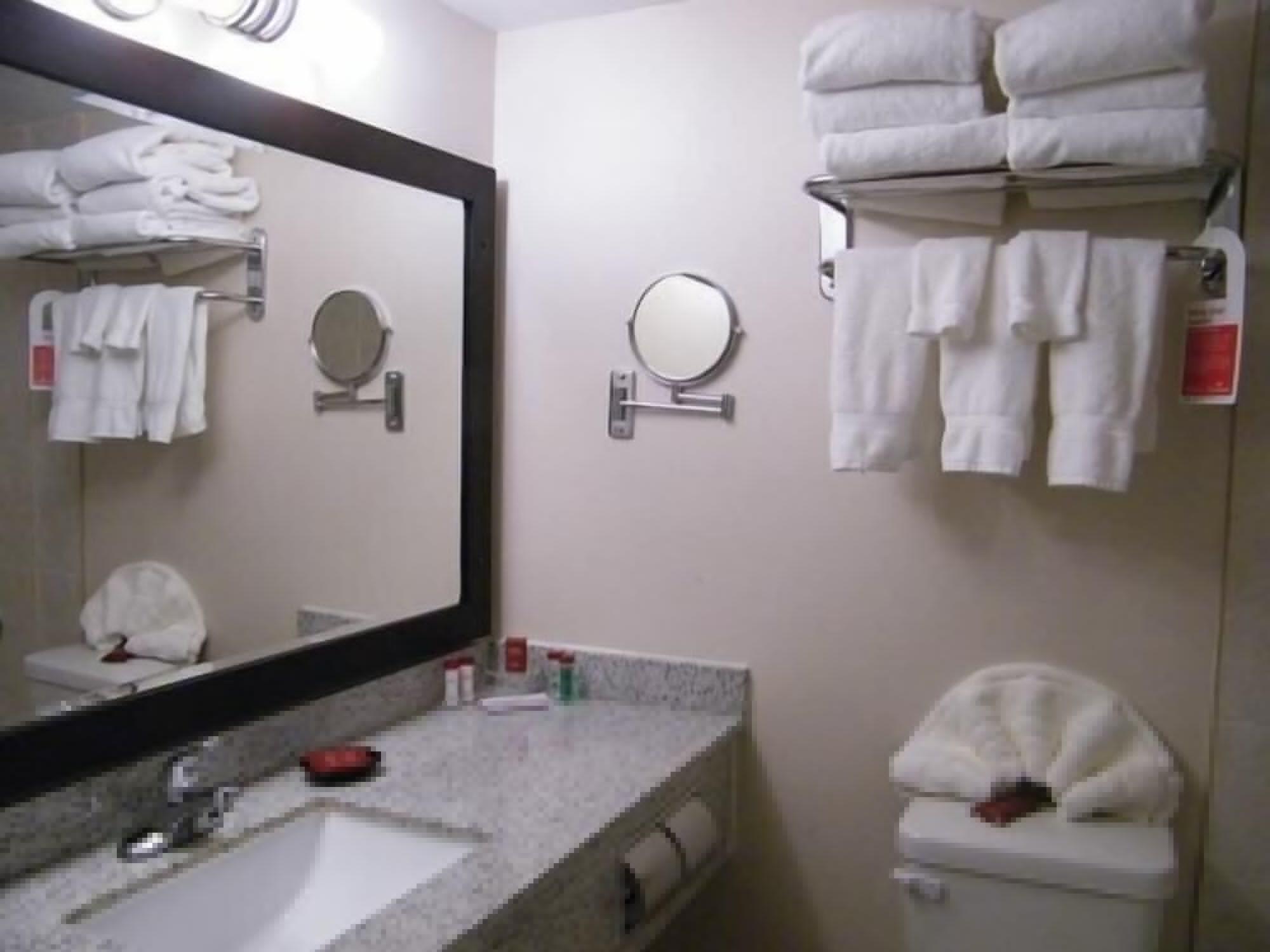 Ramada By Wyndham Edmonton South Ξενοδοχείο Εξωτερικό φωτογραφία