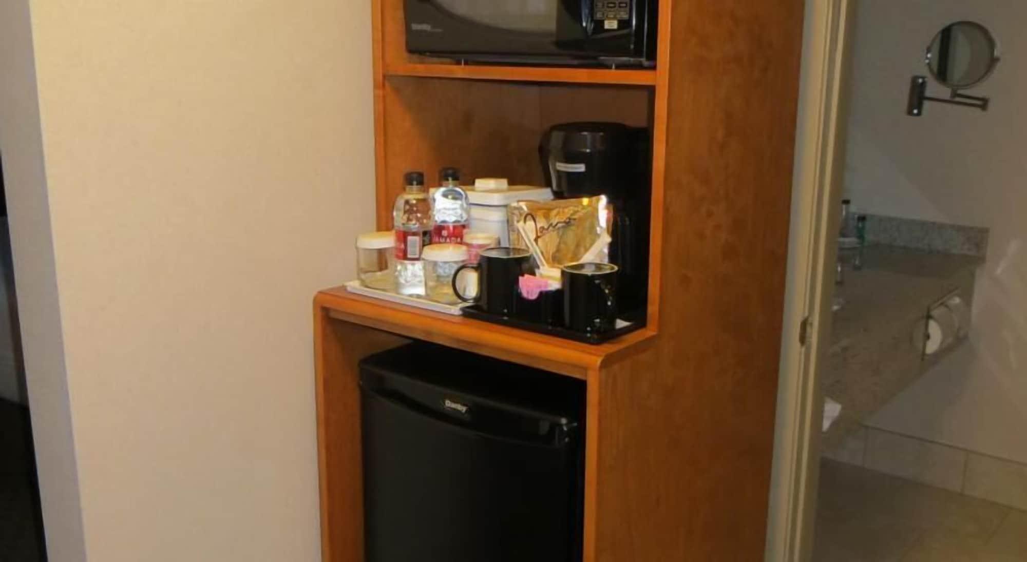Ramada By Wyndham Edmonton South Ξενοδοχείο Εξωτερικό φωτογραφία