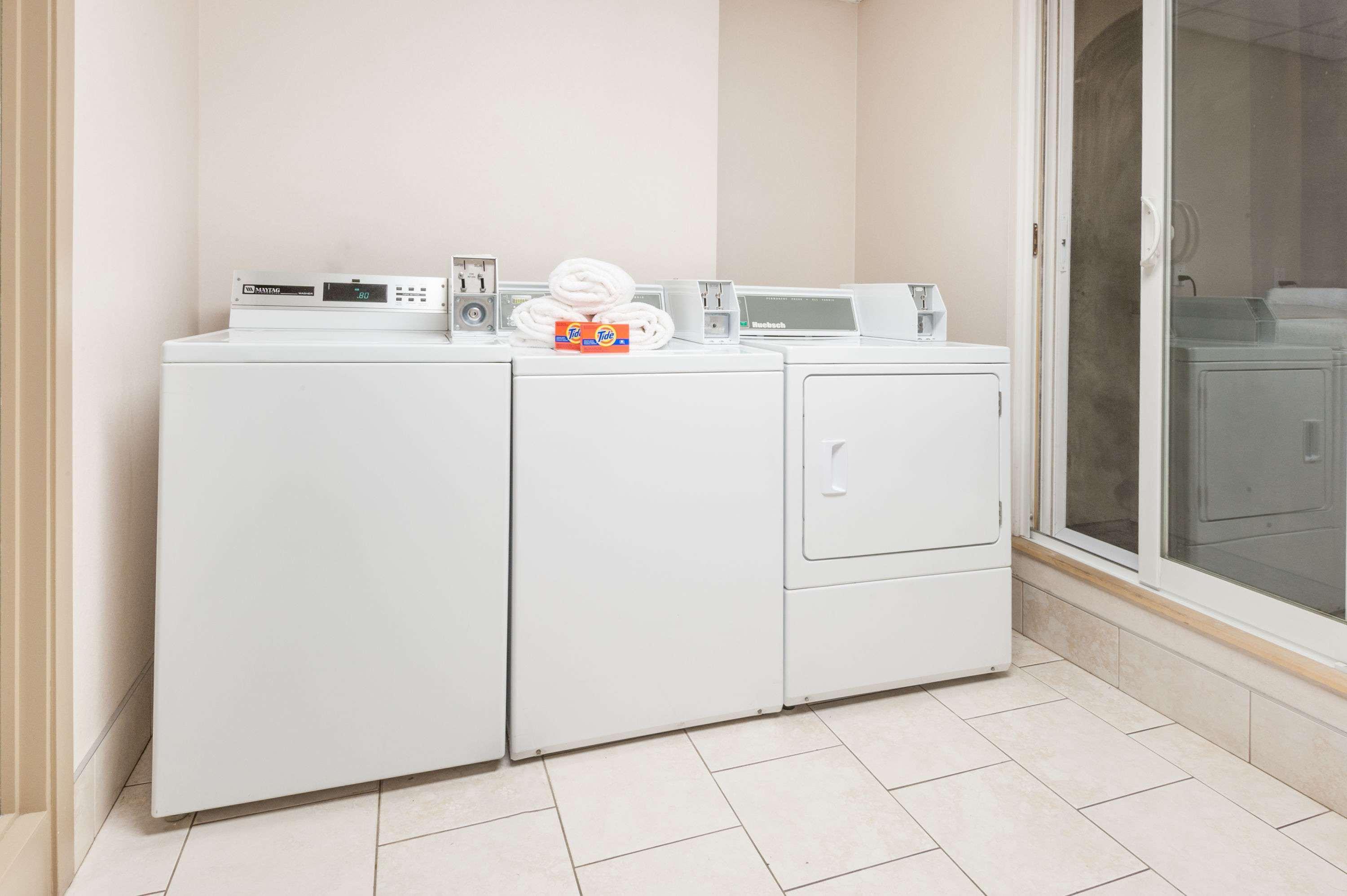 Ramada By Wyndham Edmonton South Ξενοδοχείο Εξωτερικό φωτογραφία