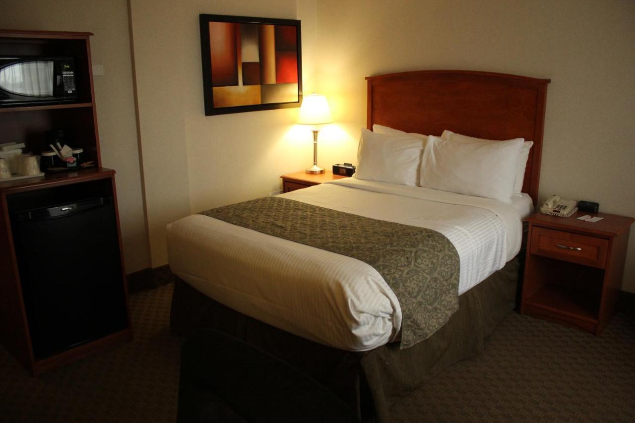 Ramada By Wyndham Edmonton South Ξενοδοχείο Εξωτερικό φωτογραφία