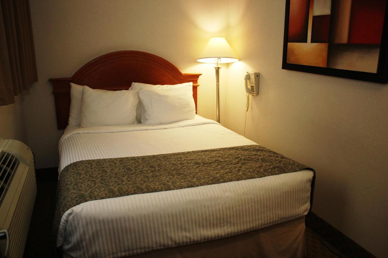 Ramada By Wyndham Edmonton South Ξενοδοχείο Εξωτερικό φωτογραφία