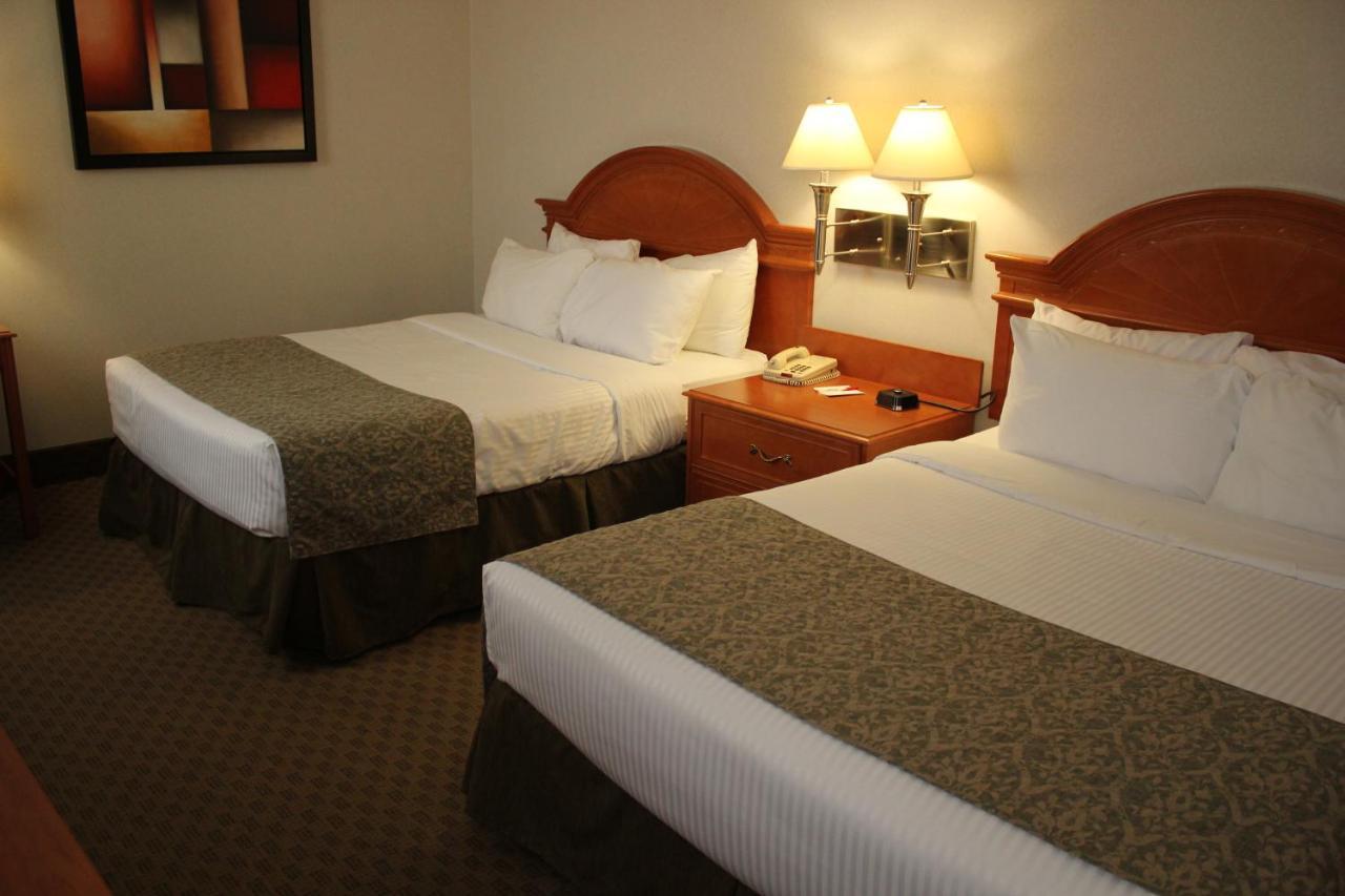 Ramada By Wyndham Edmonton South Ξενοδοχείο Εξωτερικό φωτογραφία